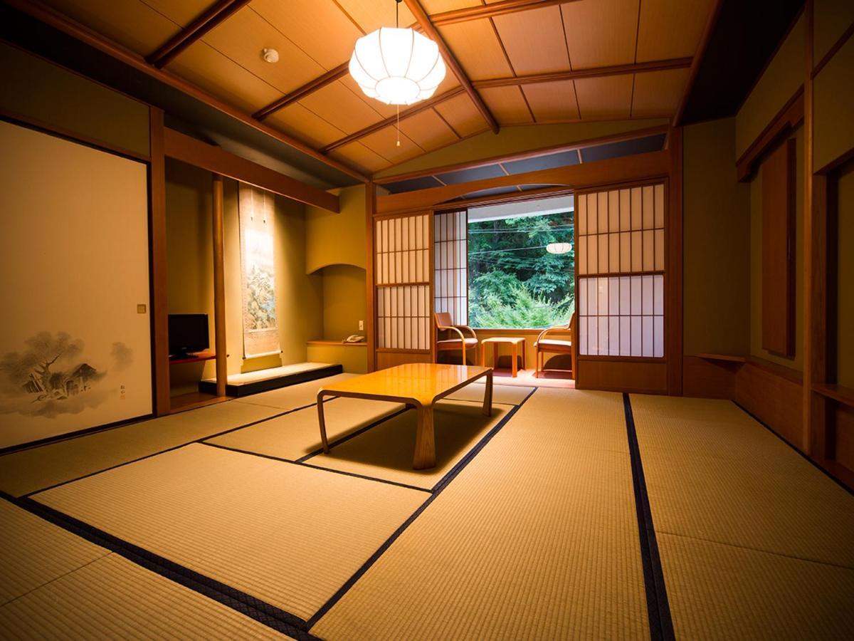 Aizu Higashiyama Onsen Tsuki No Akari Hotel Bagian luar foto